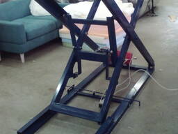 Masă pneumatică pentru tapițarea mobilierului moale